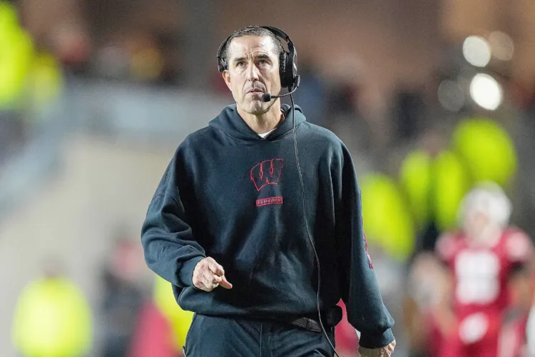 Wisconsin seeks to recapture its winning identity